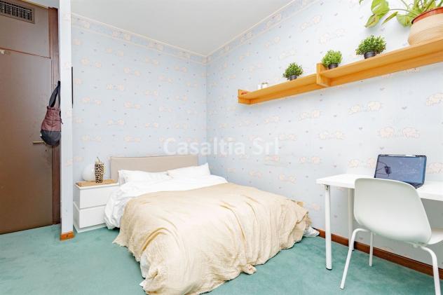 Stanza disponibile dal 1 agosto in via caracciolo
