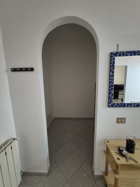 Arco di travertino - Via Tuscolana - Foto 6