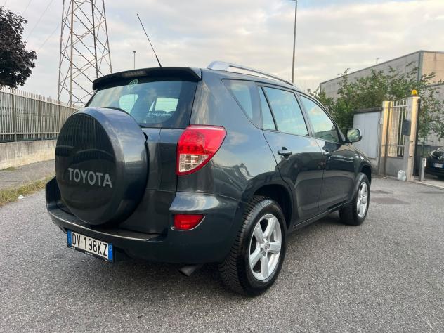 Toyota RAV 4 RAV4 2.2 D-4D 136 CV Luxury - Foto 4