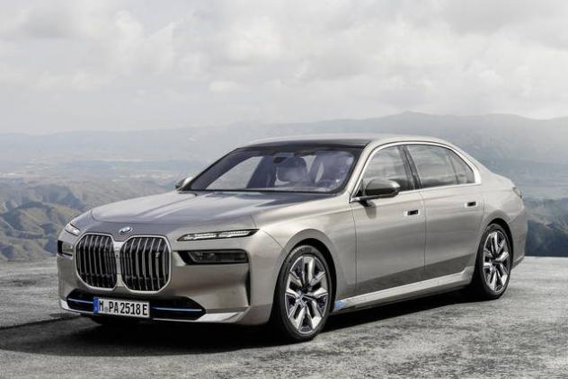 BMW 750 e xDrive rif. 24050534 - Foto 4