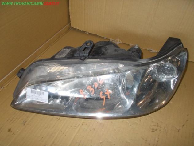 PROIETTORE D.(parab.doppia,8210-) VETRO LISCIO PEUGEOT 306 (N5) 3p / 5p / 4p / SW  Parti elettriche  Fanaleria  Proiettori  Proiettore ant. PEUGEOT -