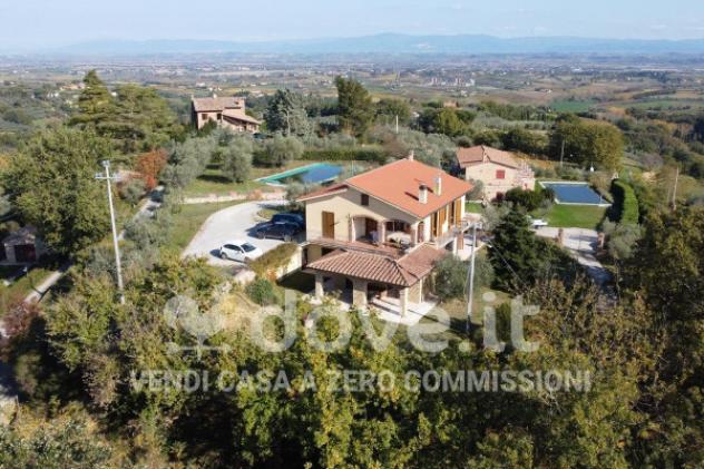 Rustico / Casale di 1050 m² con più di 5 locali e posto auto in vendita a Montepulciano - Foto 6
