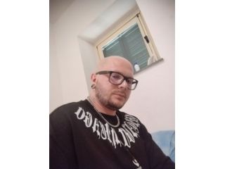 Amore e incontri Ivrea - Ragazzo di 33 anni italiano disponibile per le donne Tel:3505832902