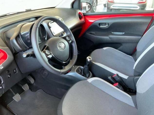 Toyota Aygo 2ª serie Connect 1.0 VVT-i 72 CV 5 porte x-play - Foto 10