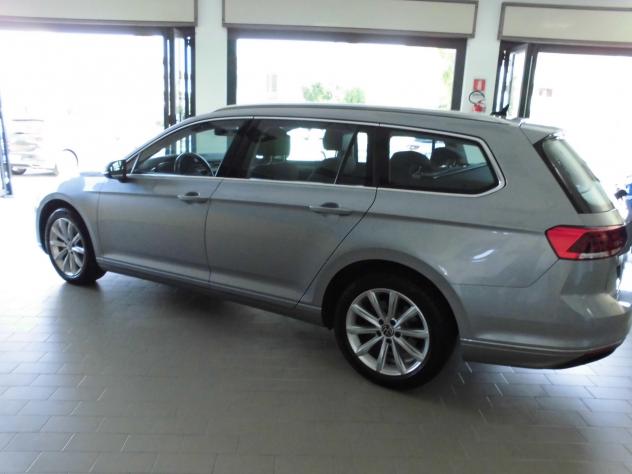 Volkswagen Passat Variant 2.0 TDI SCR EVO Business - Foto 5