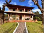 Villa in vendita a Forte dei Marmi 330 mq  Rif: 1332995
