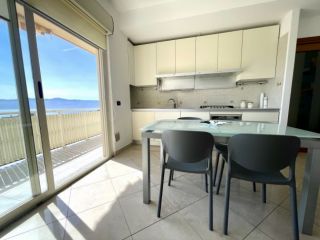 Appartamento con vista mare