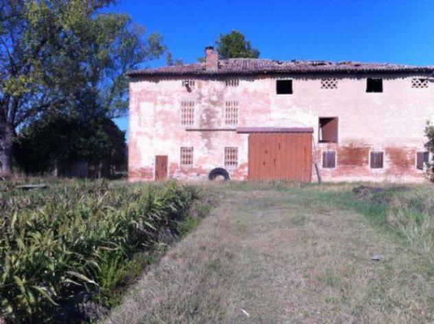 Rustico / Casale di 3771 m² con più di 5 locali in vendita a Soliera