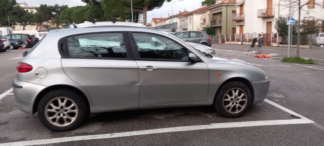 Alfa Romeo 147 1.9 JTD 8V 115CV 5p. Distinctive - Foto 3