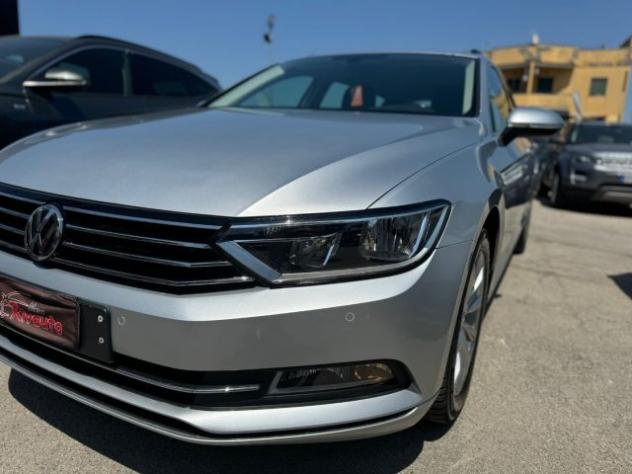 VOLKSWAGEN Passat Variant 2.0 TDI 150 Cv DSG Executive BlueMotion Tech. rif. 23891729 - Foto 4