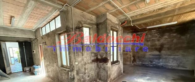 Casa di fila di testa di mq. 240 commerciali disposta su due piani da ristrutturare. - Foto 18