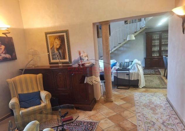 Orvieto centro - Appartamento con vista, magazzino e area esterna privata in vendita in pieno centro storico - Foto 5