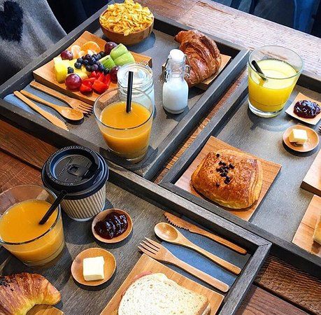 BAR-RISTORANTE -AMBURGHERIA DAVANTI POLITECNICO DI MILANO Adatto a cinesi LO