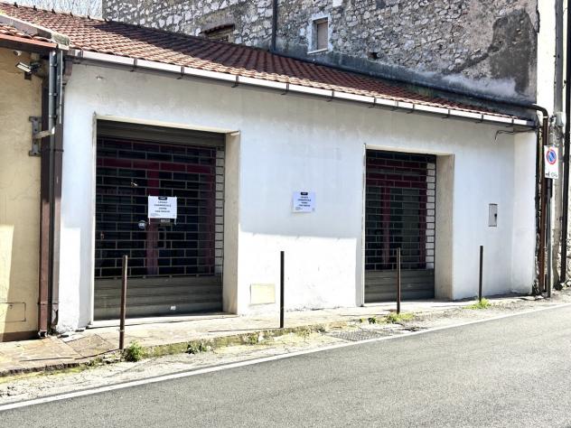 2 Vetrine in vendita a Terracina