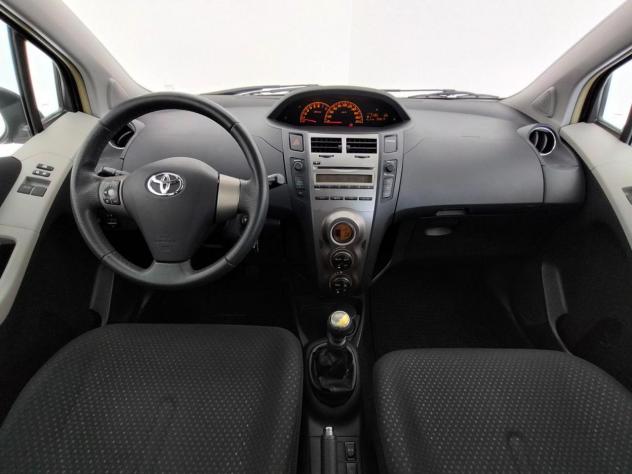 Toyota Yaris 1.3 5 porte Sol - Foto 4