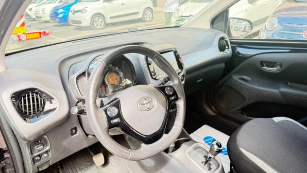 Toyota Aygo Connect 1.0 VVT-i 72 CV 5 porte x-play LED NAVI KAMERA CERCHI 16 PDC BLUETOOTH - Foto 9