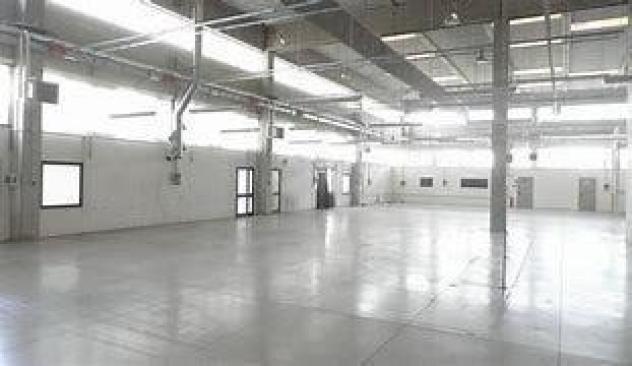 Capannone industriale in vendita a Massa 1200 mq Rif: 1063487