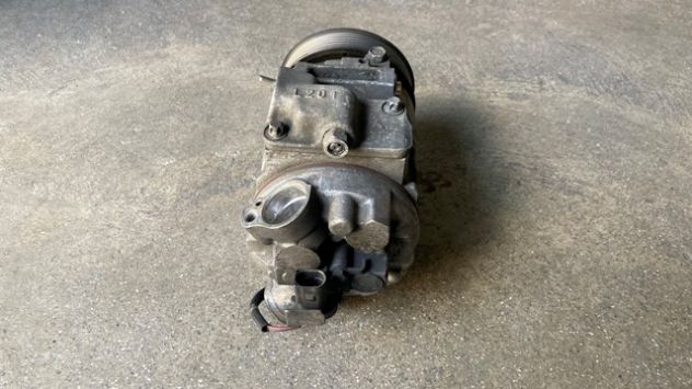 Compressore climatizzatore Audi A2 1.4TDI del 2002 (447220-8193) - Foto 4