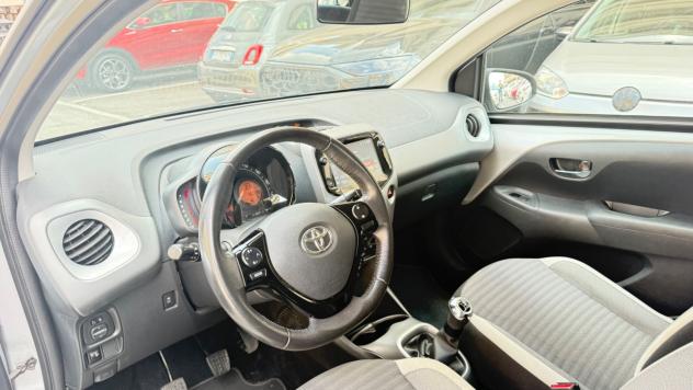 Toyota Aygo 1.0 VVT-i 72 CV 5 porte x-play MMT LED PDC CERCHI 16 KAMERA CAR PLAYBLUETOOTH - Foto 8