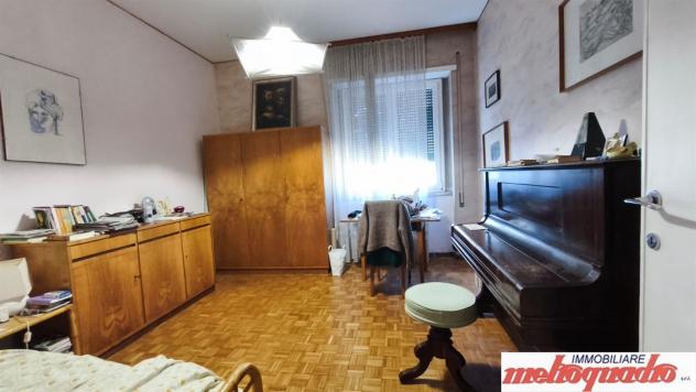 CENTRO - PIANO ALTO APPARTAMENTO DI AMPIA DIMENSIONE - Foto 4