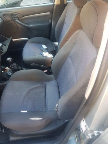 Ford Focus 1.8 TDCi 100CV 5p. Zetec - Foto 9