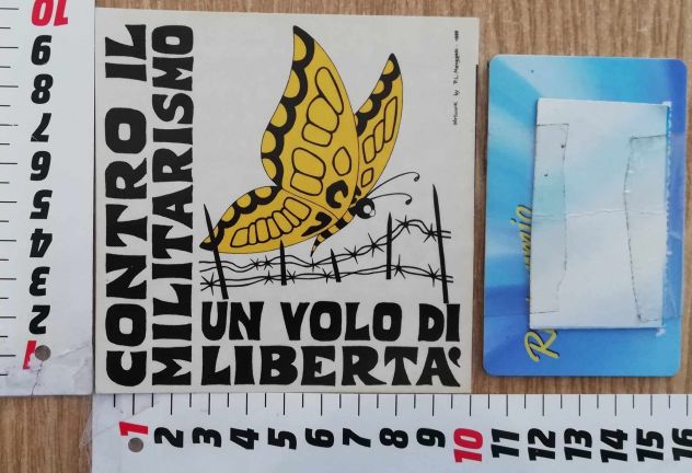 Adesivo sticker antimilitare anarchia "L'uomo finisce dove comincia il soldato" - Foto 9