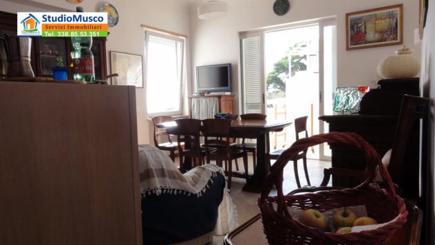 Studio Musco vende a Capri, via Dalmazio Birago, interessante appartamento, al secondo ed ultimo piano. L' appartamento è di circa 100mq coperti e ci - Foto 11