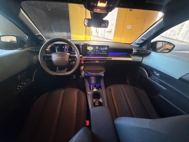 Lancia Ypsilon Hybrid e-DCT - Foto 9