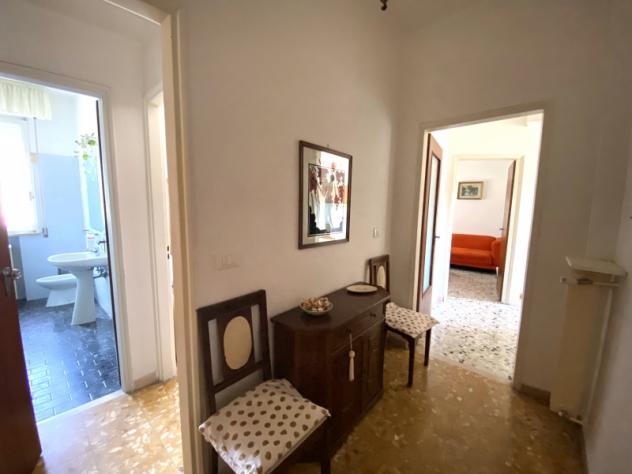 TRILOCALE LUMINOSO CON TERRAZZO E CANTINA - Foto 3