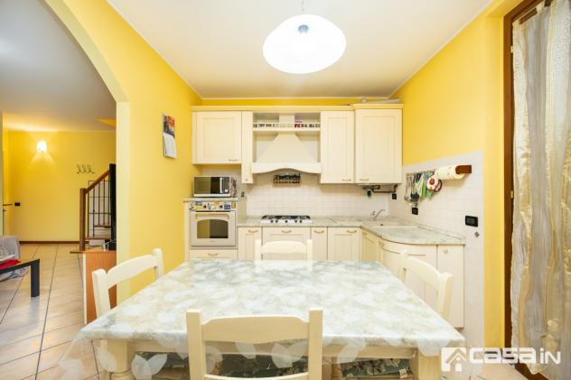 ARZAGO D'ADDA, 3 LOCALI DUPLEX con CANTINA e BOX
In zona tranquilla, proponiamo in vendita esclusiva luminoso appartamento di 3 locali oltre doppi s - Foto 11