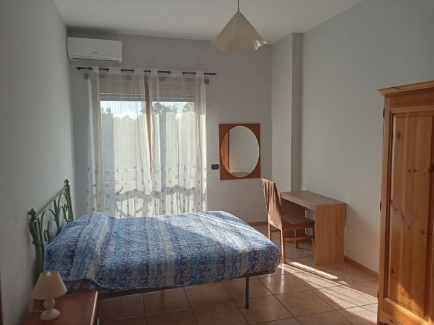 TRILOCALE RISTRUTTURATO E ARREDATO CON BALCONE – ROMA MAGLIANA - Foto 2