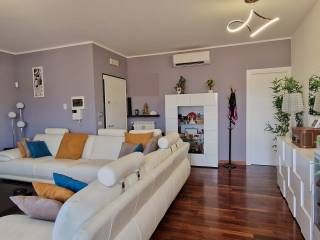 PRESTIGIOSO ATTICO zona CENTRALE con TERRAZZO DI 100 MQ. - Foto 3