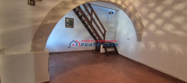 CHIESANUOVA – Soluzione indipendente su 2 elevazioni – 150 mq ca. oltre magazzino di 40mq ca. + giardino – 4 vani + acc. Buone condizioni. Euro 79 mil - Foto 5