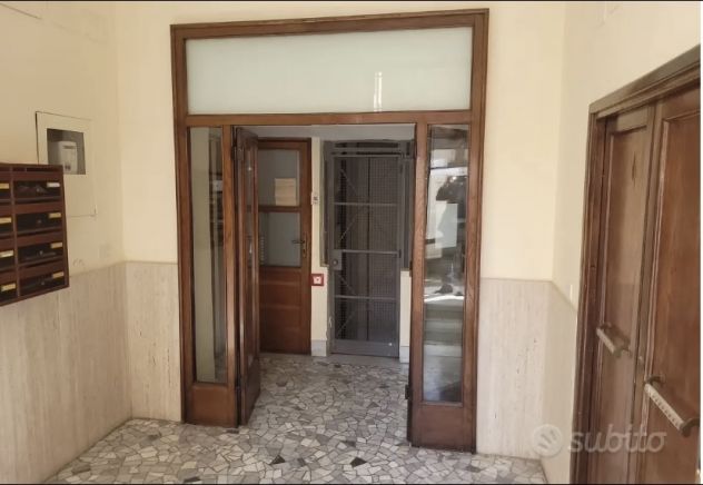 RE DI ROMA MONOLOCALE ARREDATO SPESE INCLUSE