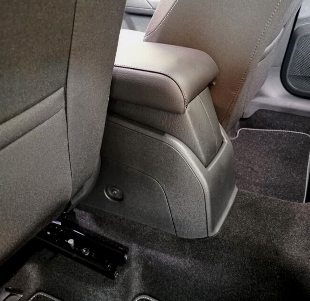 bracciolo Seat Leon 4 con portaoggetti montaggio NO VITI - Foto 3