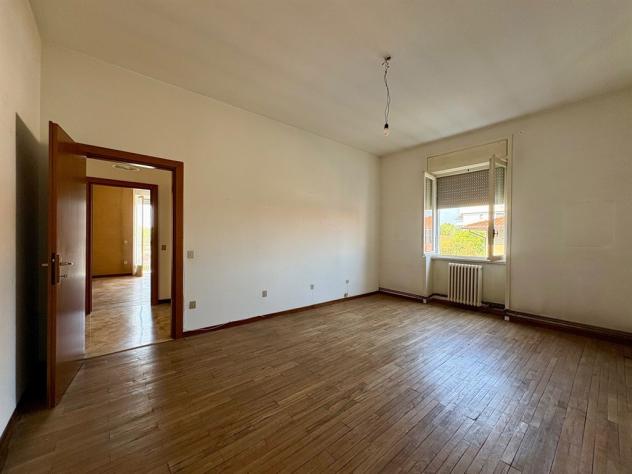 CONCOREZZO – APPARTAMENTO AMPIA METRATURA CON TRIPLA ESPOSIZIONE E GRANDI POTENZIALITÀ - Foto 17