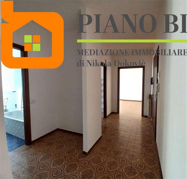 V000556 - LUMINOSO PIANO ALTO CON CANTINA E SOLAIO - Foto 2