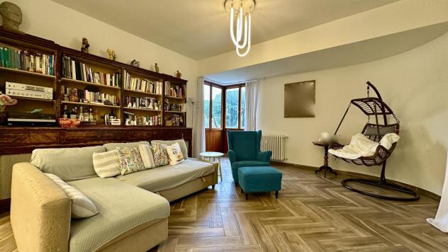 APPARTAMENTO di 6 vani e di 180 mq (FIRENZE) rif. AAJ364