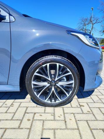Toyota Yaris 4ª serie 1.5 Hybrid 5 porte Icon - Foto 6