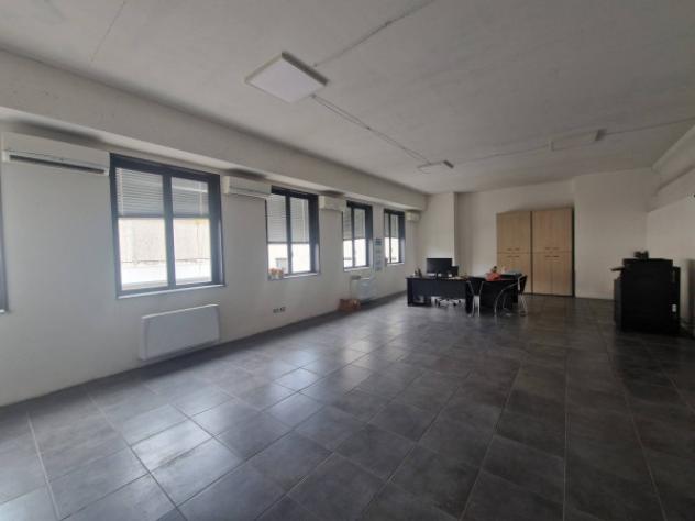 Immobile di 2950 m² con più di 5 locali in affitto a Inveruno - Foto 20