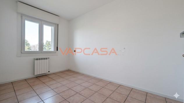 ESCLUSIVO E LUMINOSO TRIOLOCALE CON BOX DOPPIO - Foto 18