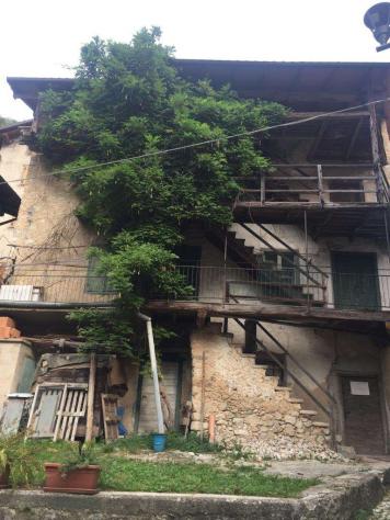 V000416 - VALMORBIA VENDESI PORZIONE DI CASA