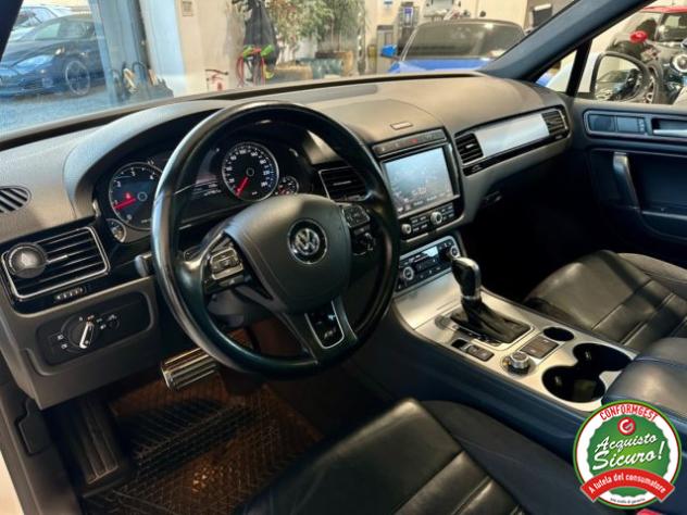 VOLKSWAGEN Touareg 3.0 TDI 204CV tiptronic Sport *R-LINE*TETTO* rif. 24242114 - Foto 7