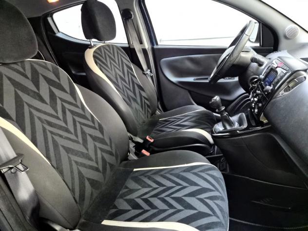Lancia Ypsilon 1.2 Gold - Foto 7