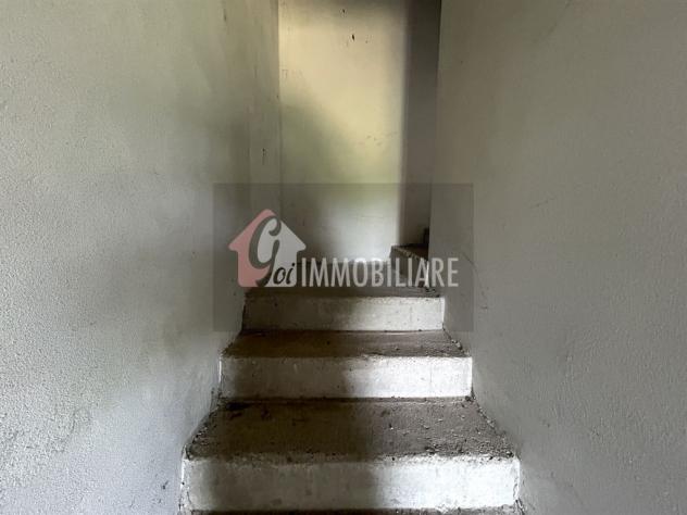 Versatilità e spazio nel cuore del paese - Foto 18