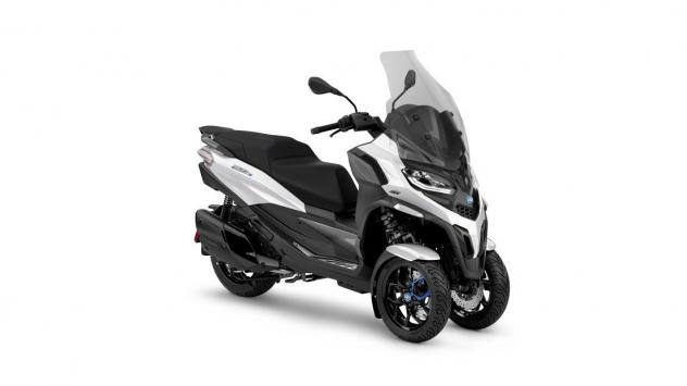 Piaggio MP3 400 hpe MP3 400 HPE SPORT E5+ BIANCO LUNA