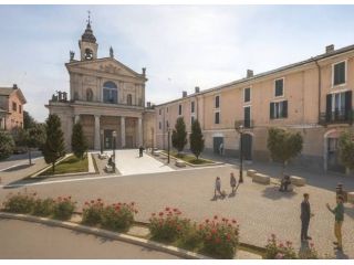 Bilocale su due piani con giardino privato