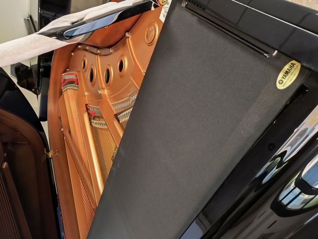 Pianoforte Yamaha C3 X ex demo (ancora con le etichette) pari al nuovo - Foto 3