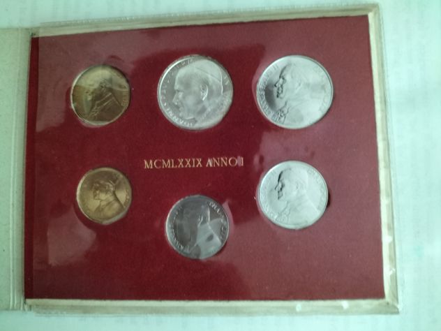 Vaticano serie divisionale 1979 con lire 500 ag - Foto 8