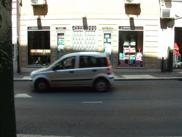 ALBANO LAZIALE. CORSO MATTEOTTI. LOCALE IN VENDITA - MAGAZZINO P.T. - Foto 3